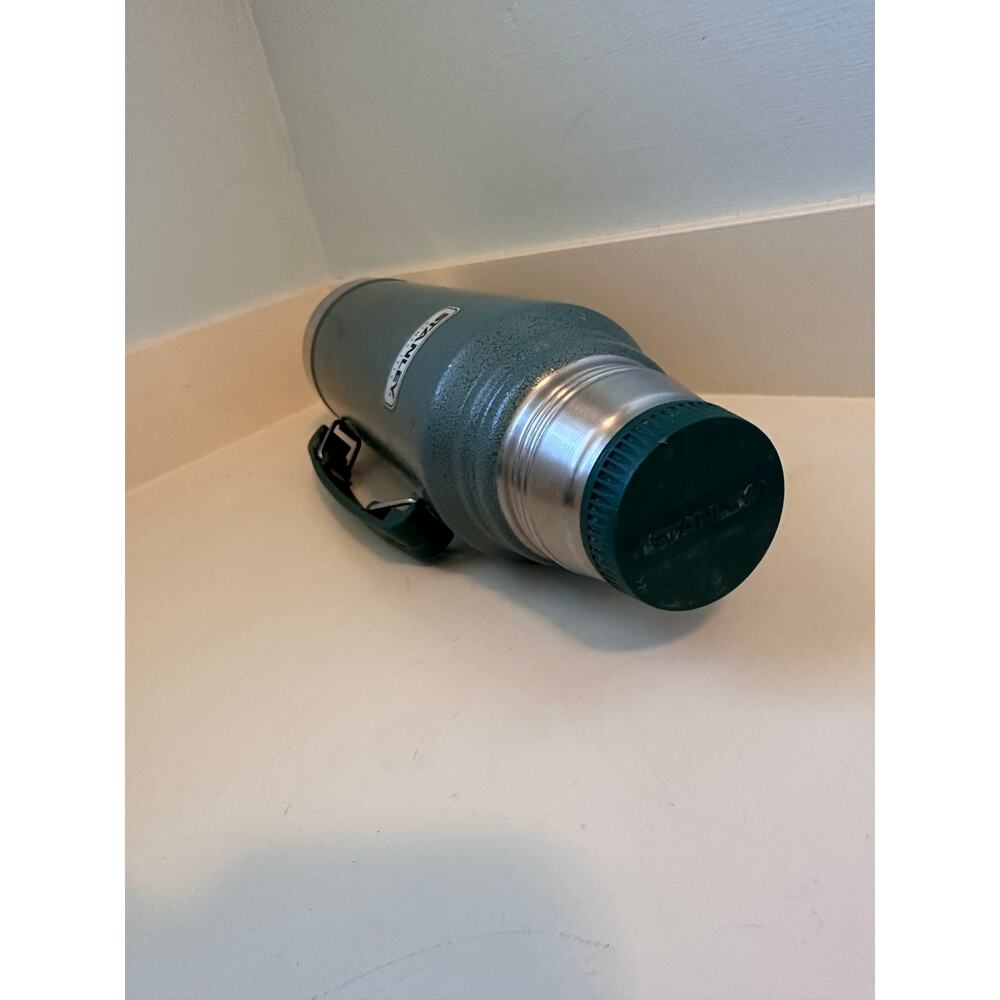 Stanley Green Hot/Cold Thermos 1.1 QT / 1 L - Picture 4 of 6